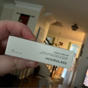 Hourglass Equilibrium Rebalancing Cream Cleanser